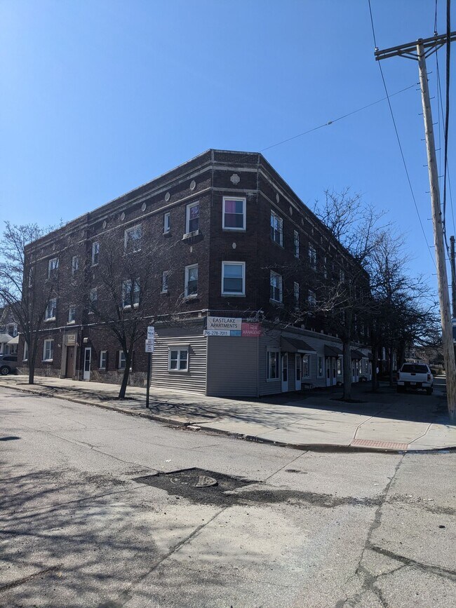 Building Photo - 392 E 147th St