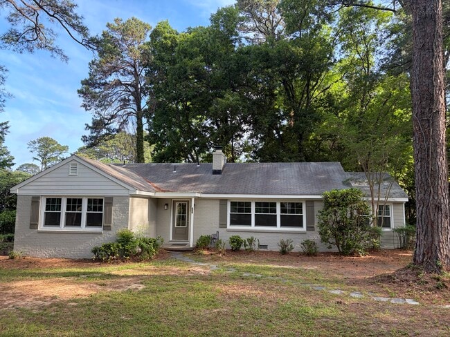 Building Photo - 536 Cavalier Dr