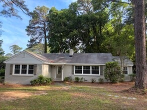 Building Photo - 536 Cavalier Dr