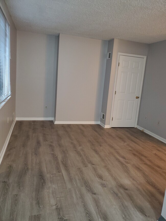 Foto del edificio - 3265 W Liberty Ave