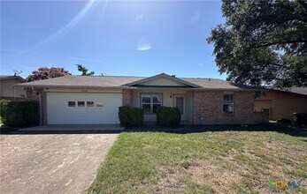 Building Photo - 1608 Becker Dr