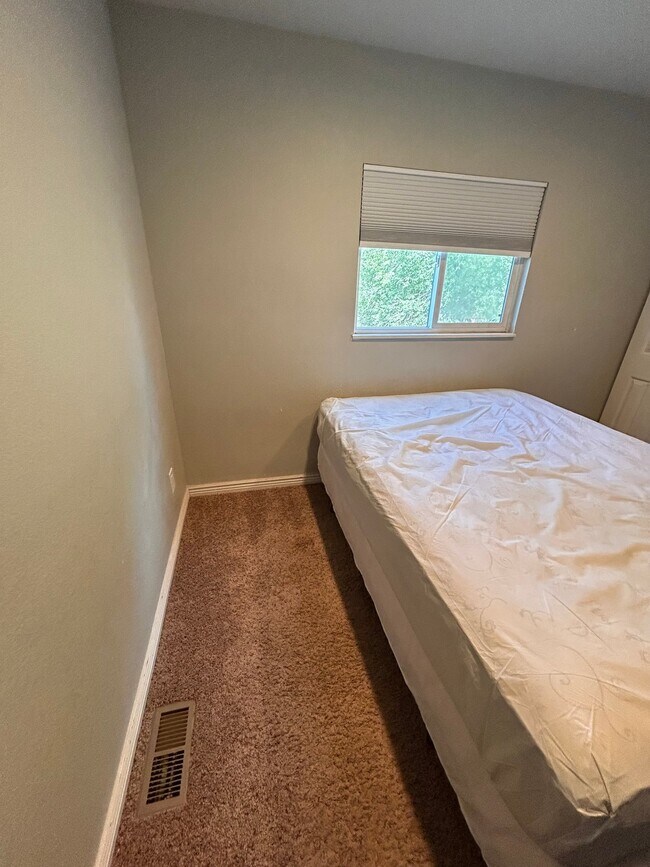 Foto del edificio - 3108 Moonbeam Cir S
