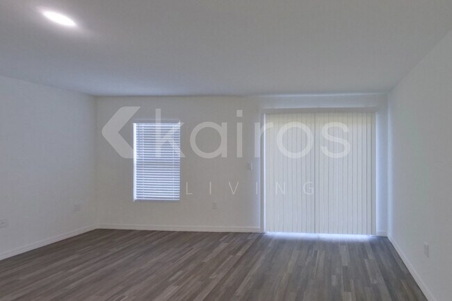 Foto del edificio - 2425 Crockett St