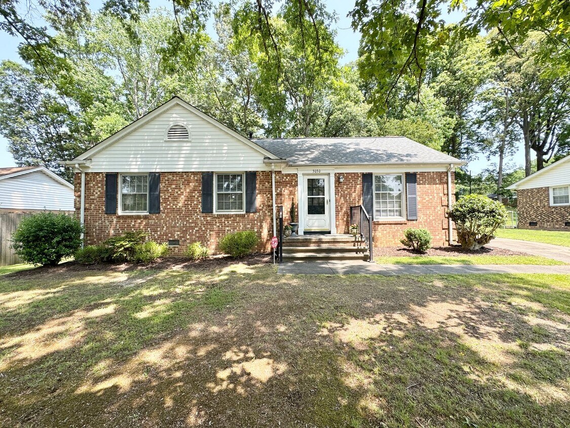 Primary Photo - Adorable 3 Bed/2 Bath Off N Holden/Westridge