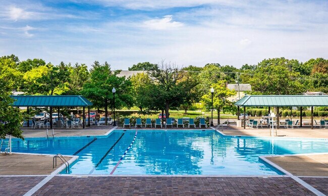 Foto del edificio - 5501 Seminary Rd