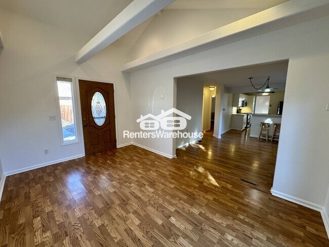 Foto del edificio - 1280 Van Gordon St