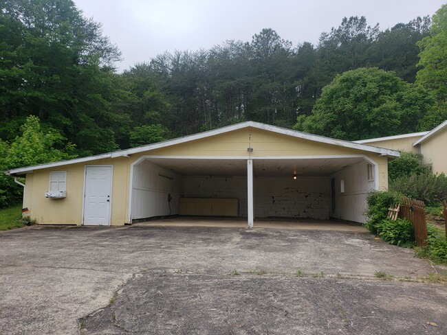 Building Photo - 8701 N Tigerville Rd
