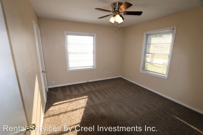Building Photo - 3 br, 1 bath House - 718 Avenue C