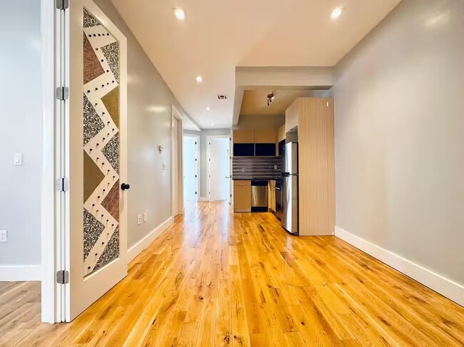 Photo - HDTV Room, Laundry, AC, 26 mins to Manhattan #510 Apartment