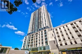 Building Photo - 49 Walnut St S