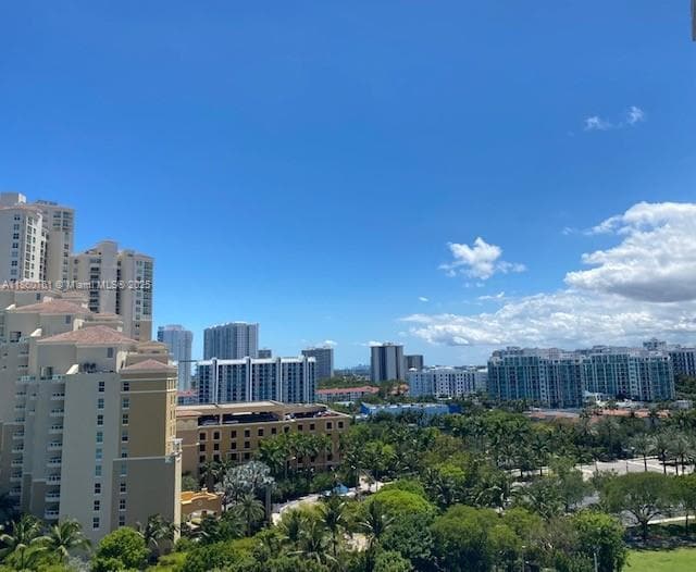 Foto del edificio - 3300 NE 191st St