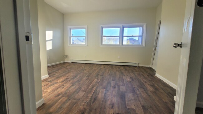 Building Photo - 30 Laidlaw Ave