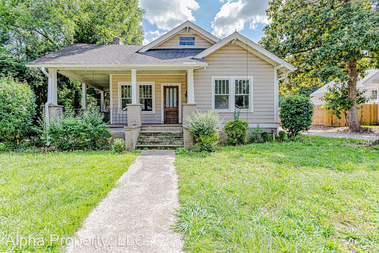 Primary Photo - 3 br, 2 bath House - 216 E Fairview Ave