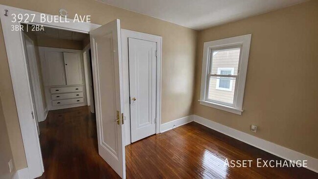 Building Photo - 3927 Buell Ave