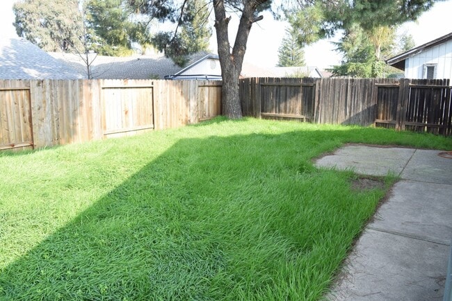 Building Photo - 1322 Len Way