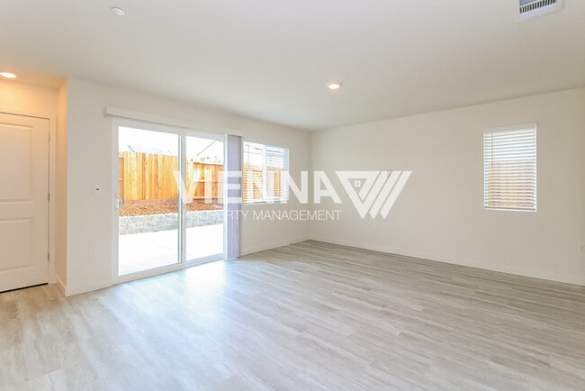 Foto del edificio - 1048 Silver Feather Wy