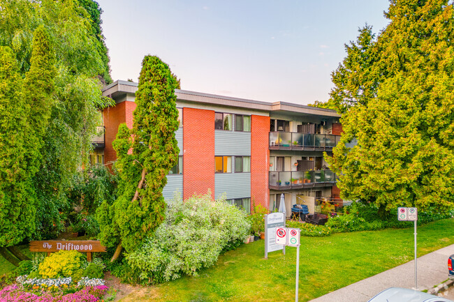 Building Photo - Driftwood Apartments