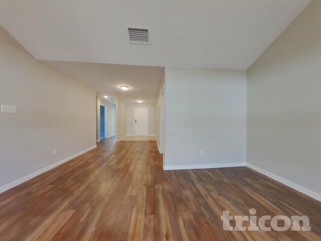 Foto del edificio - 102 Saddlebag Ct