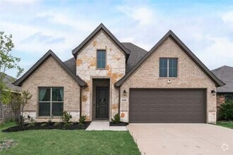 Building Photo - 4920 Sassafras Dr