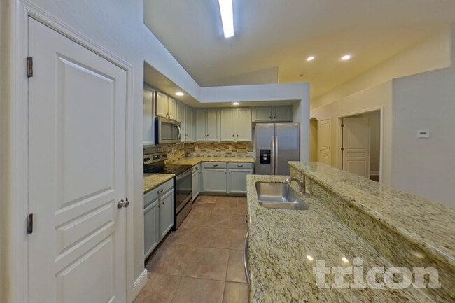 Building Photo - 20711 N Santa Cruz Dr