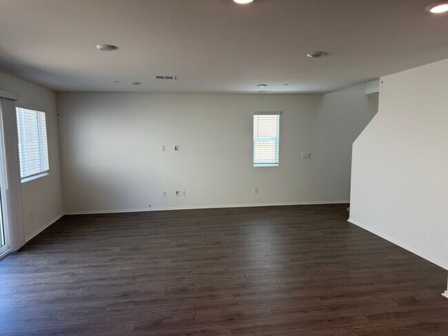 Building Photo - 27286 Aurora Ave