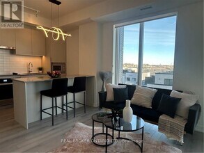 Building Photo - 3070 Trafalgar Rd