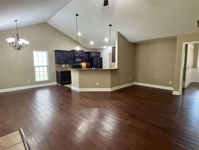 Foto del edificio - 4668 Hidden Creek Dr