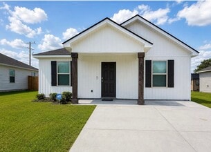 Building Photo - 200 Benjamin Dr