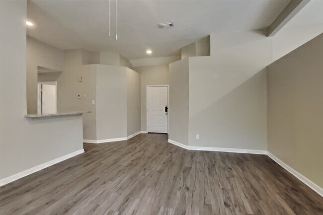 Building Photo - 8155 Big Oak Trail Dr
