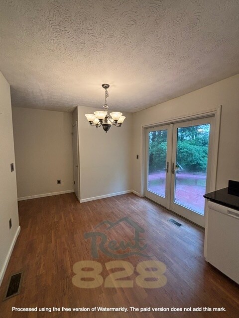 Foto del edificio - 8 Laurel Brook Dr