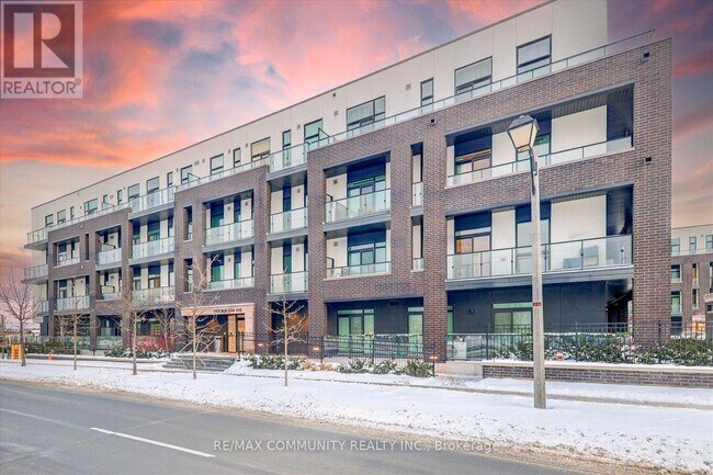 Building Photo - 1709 Bur Oak Ave