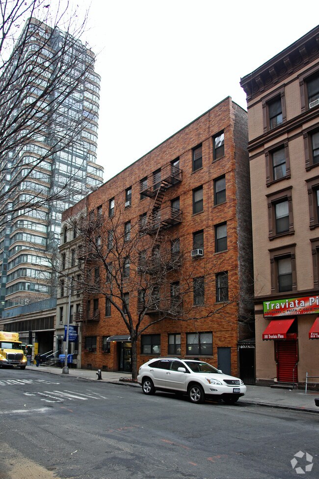 Building Photo - 107 W 68th St