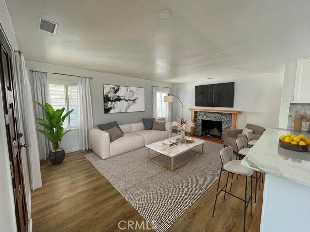 Building Photo - 832 Palms Blvd