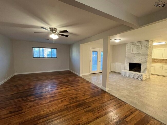 Building Photo - 2711 Chase Dr