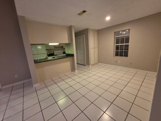 Foto del edificio - Elm Lake Golf Course House