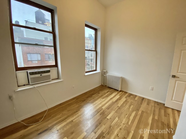 Building Photo - 222 E 21st St