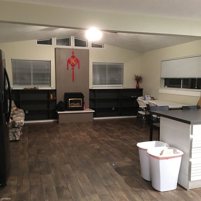 Building Photo - 5 br, 3 bath House - 1420 W 1700 N