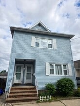 Building Photo - 327 7th St