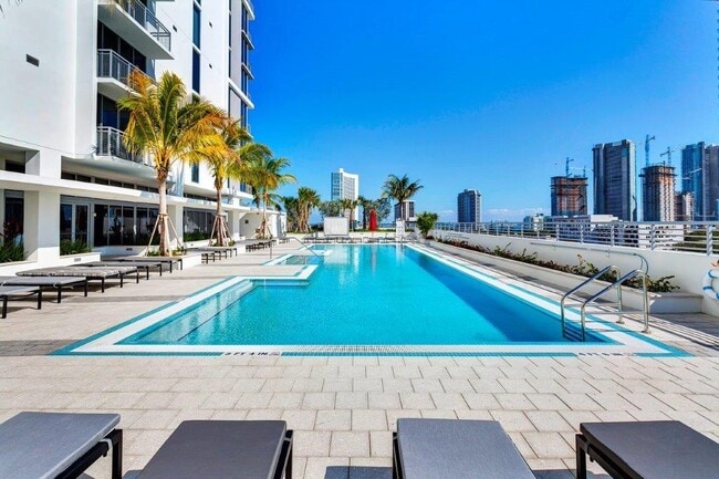 Building Photo - Eve at the District