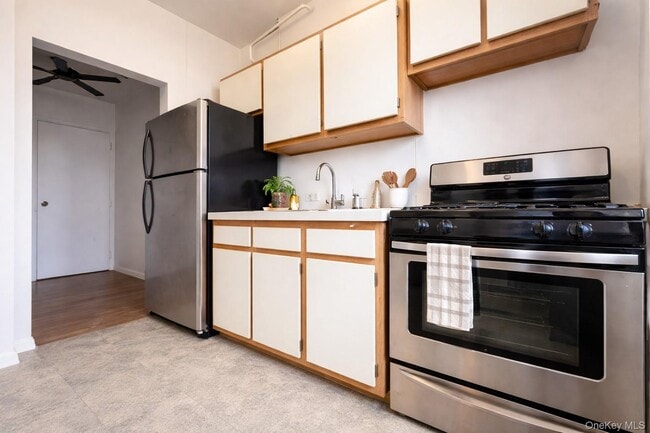 Building Photo - 10 Franklin Ave