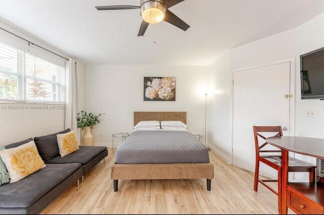 Foto del edificio - 370 NE 159th St