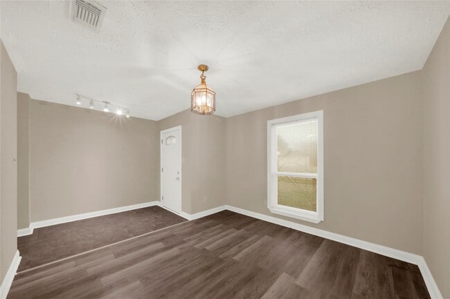 Building Photo - 14215 Barrone Dr