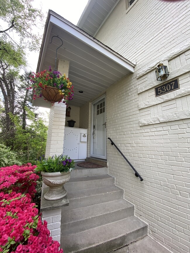 Building Photo - 5307 Pooks Hill Rd