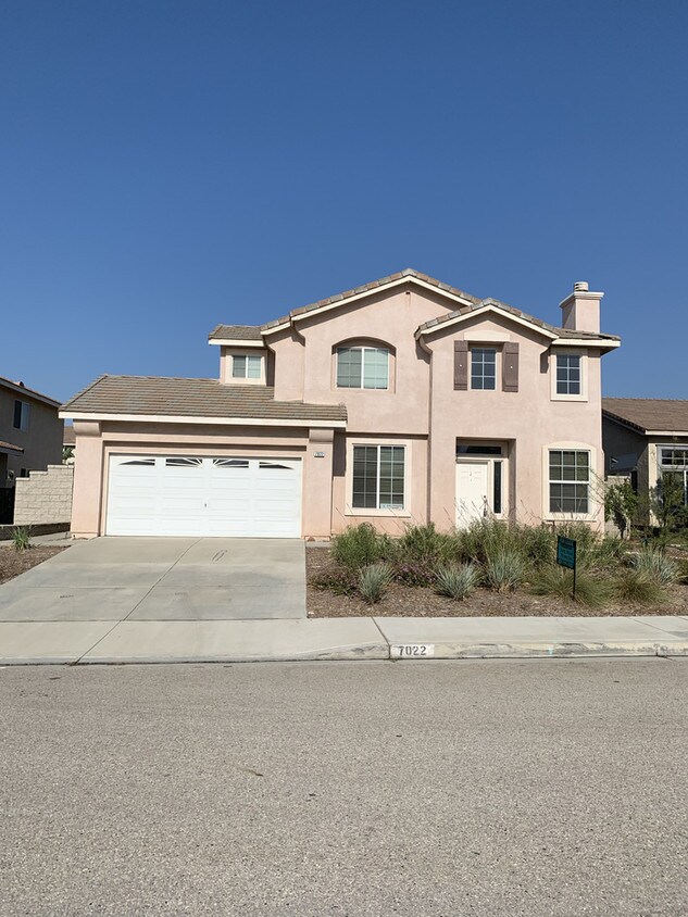 Beauiful home in Fontana, Ca. 92336 - Beauiful home in Fontana, Ca.  92336