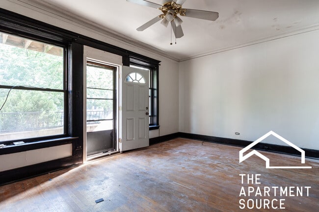 Building Photo - 901 S Bell Ave