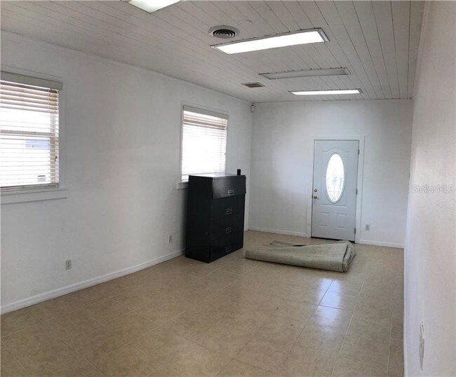 Building Photo - 308 N Himes Ave