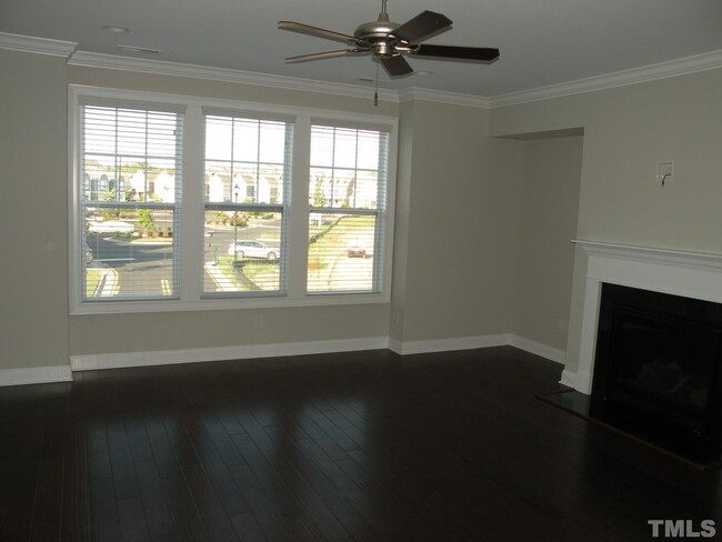 Building Photo - 525 Balsam Fir Dr