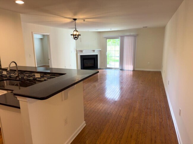 Foto del edificio - 858 Nittany Ct