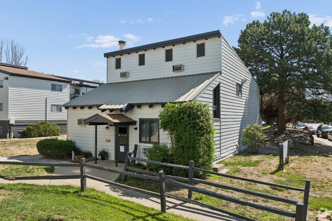 Clubhouse & Leasing Office - Parkwood Place