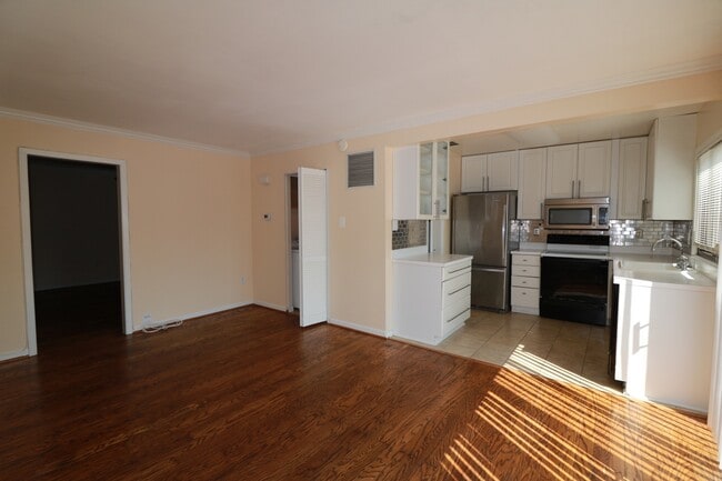 Building Photo - "COMING SOON"  3BD + 2.5BA TH